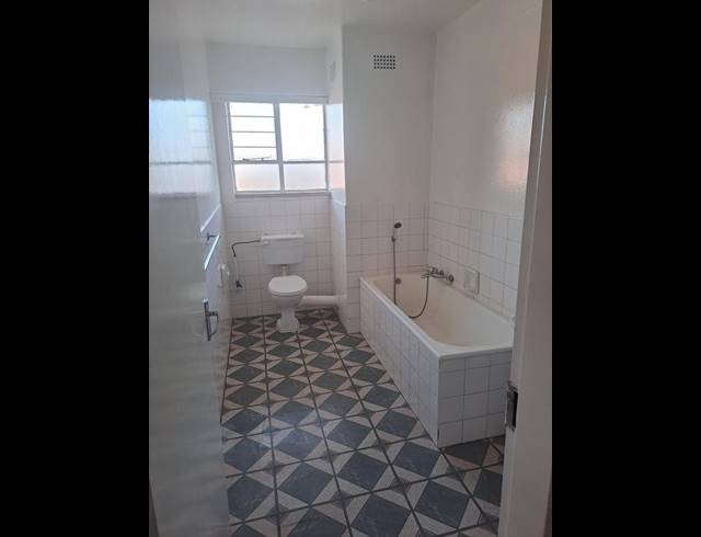 2 BEDROOM PROPERTY TO RENT IN FLORIDA LAKE